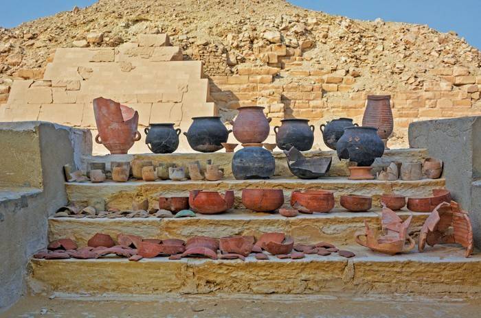 Ancient pots and jars lined up.